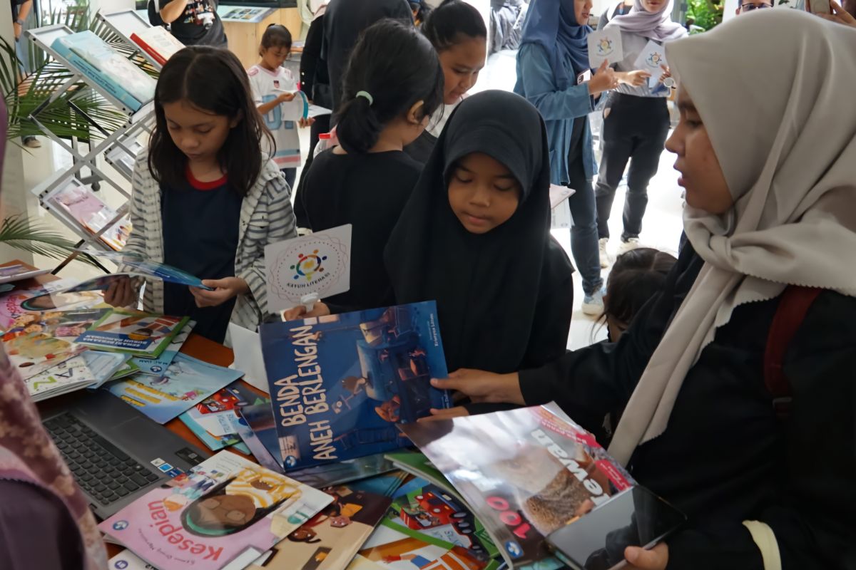 Indonesia launches 3,270 translated children's books to boost literacy