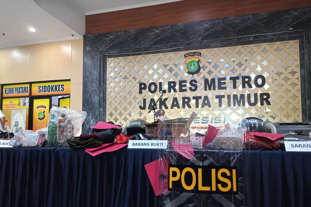 Tujuh senjata api di Mapolsek Matraman dijarah massa