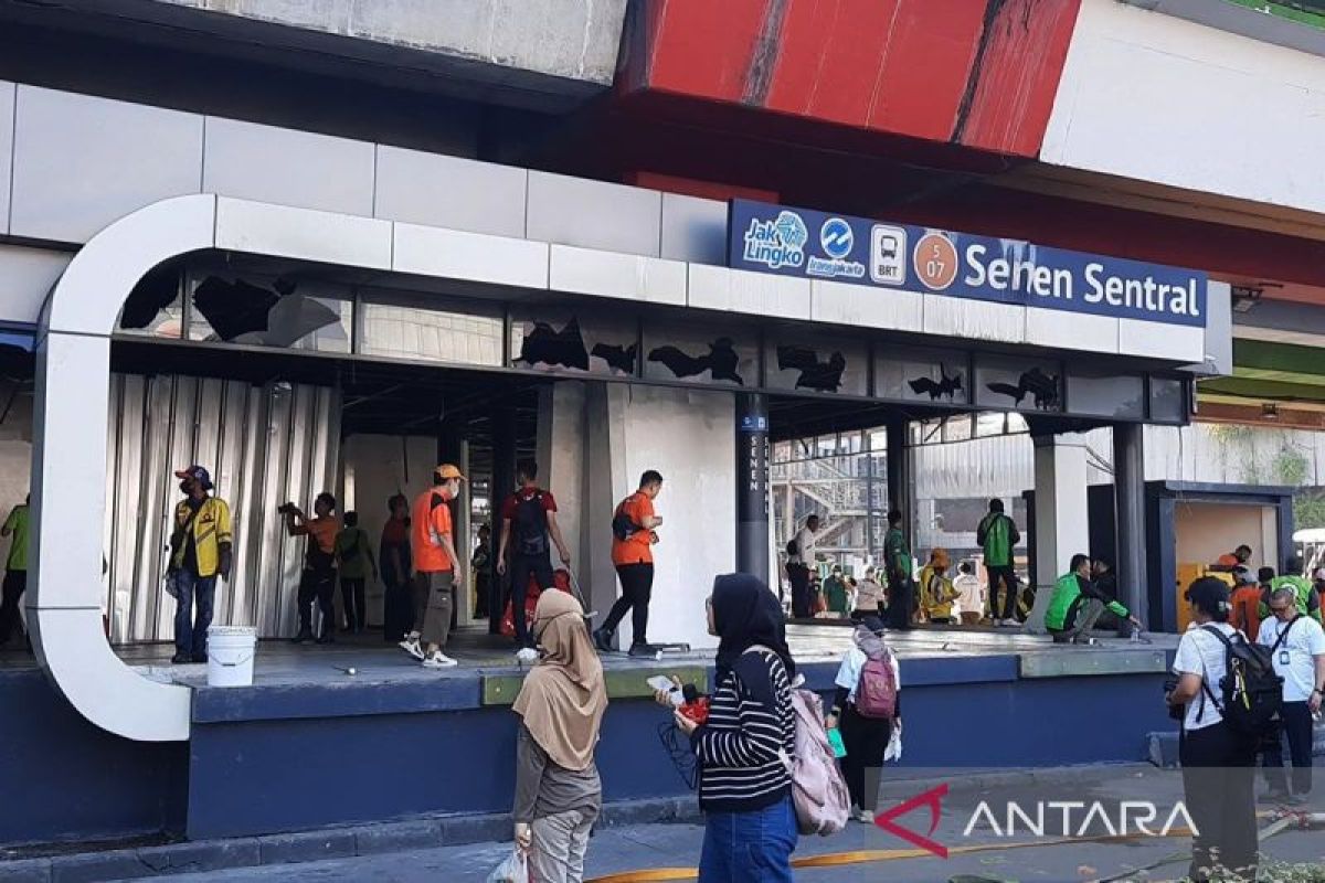 DKI kemarin, pergantian nama halte Senen hingga portal satu data