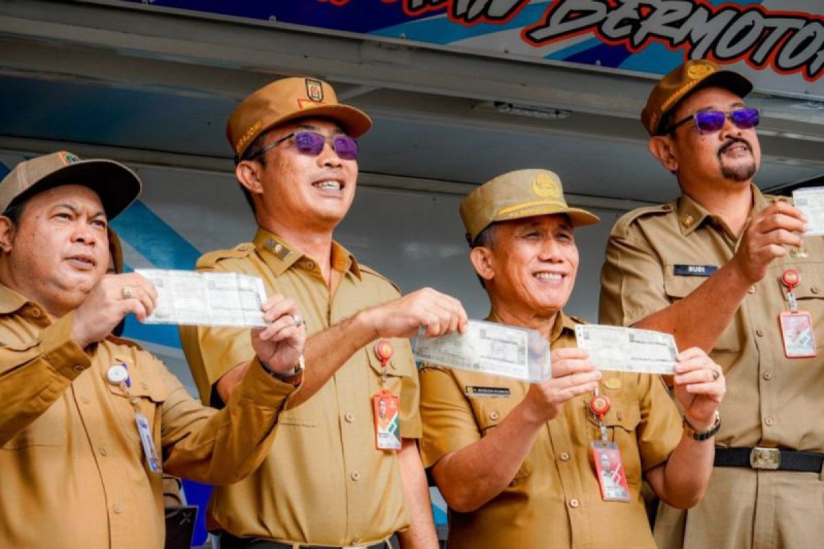 Pj Sekda dorong pegawai jadi teladan bayar pajak kendaraan