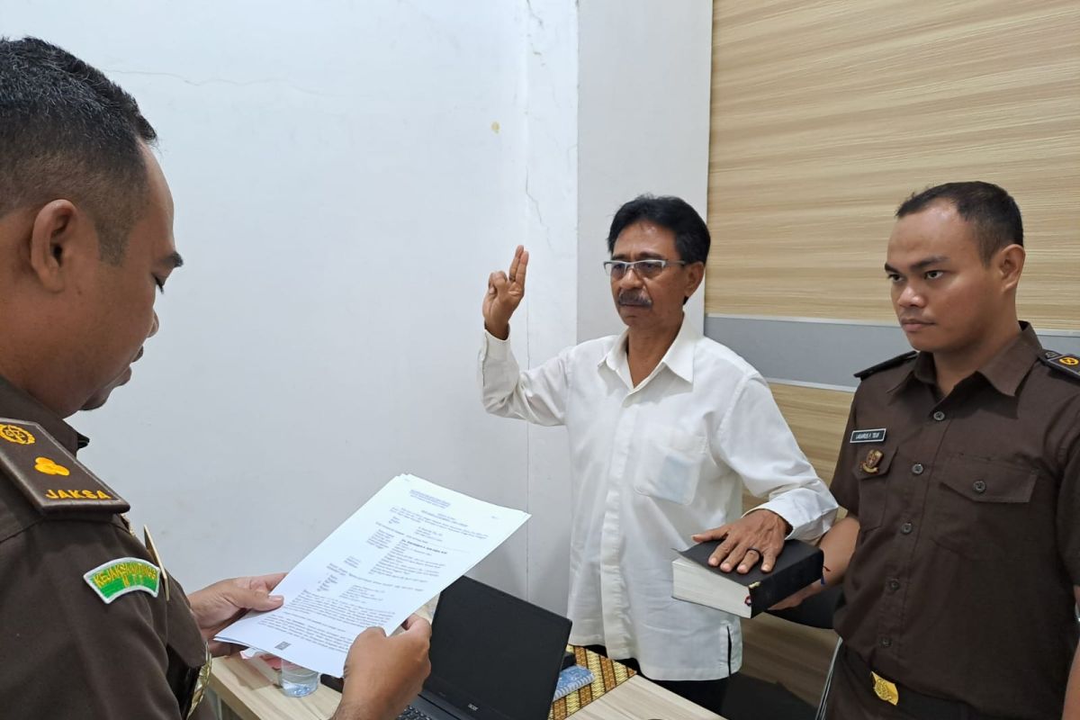 Jaksa periksa mantan Plt Bupati Sabu terkait dugaan korupsi garam