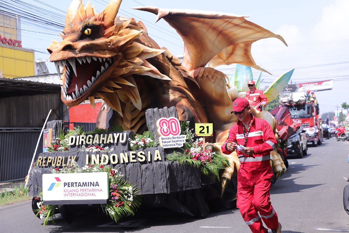 Kilang Cilacap raih juara 1 pada karnaval mobil hias HUT Ke-80 RI