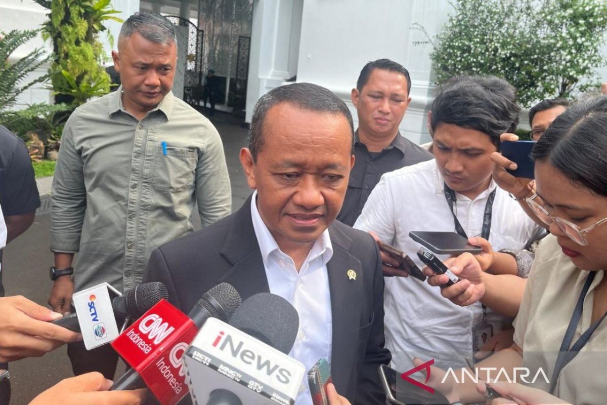 Bahlil tegaskan SPBU swasta telah dapat tambahan kuota impor pada 2025