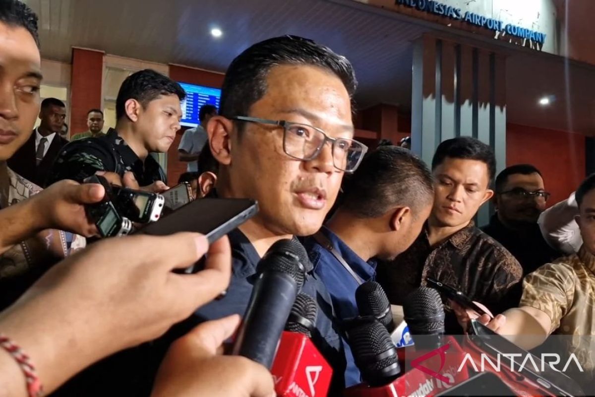 Menlu minta maaf atas kelalaian negara melindungi Zetro