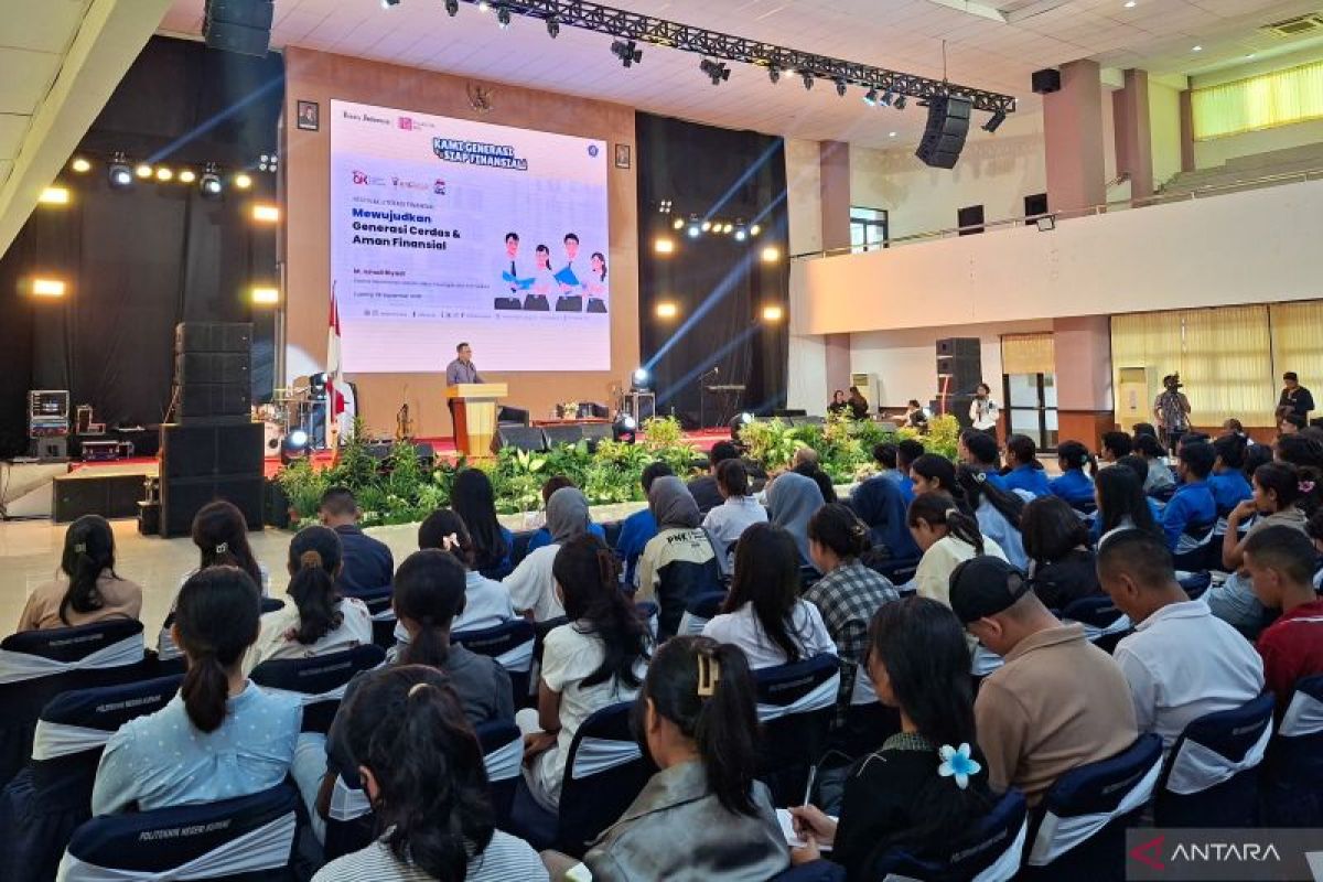 OJK mengedukasi mahasiswa Poltek Kupang bijak atur keuangan