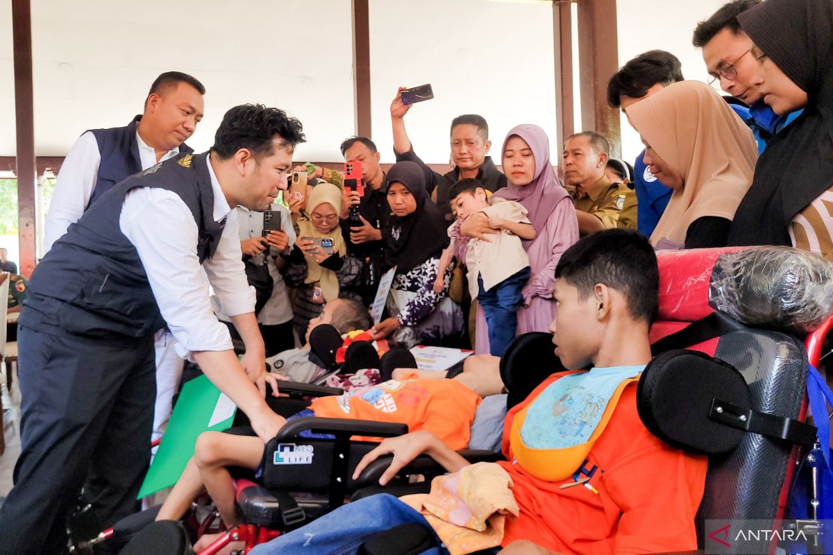 Jatim gelontorkan bantuan Rp7,3 miliar untuk ribuan warga Situbondo