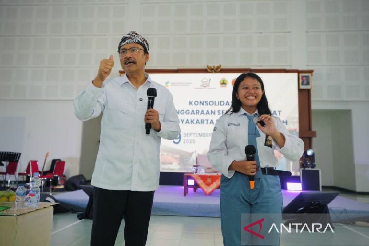 Mensos ajak Dinsos DIY-Jateng sukseskan Sekolah Rakyat