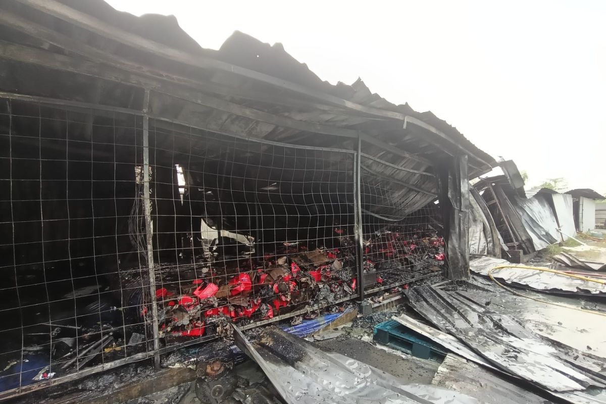 Gudang oli di Palmerah Jakbar ludes terbakar