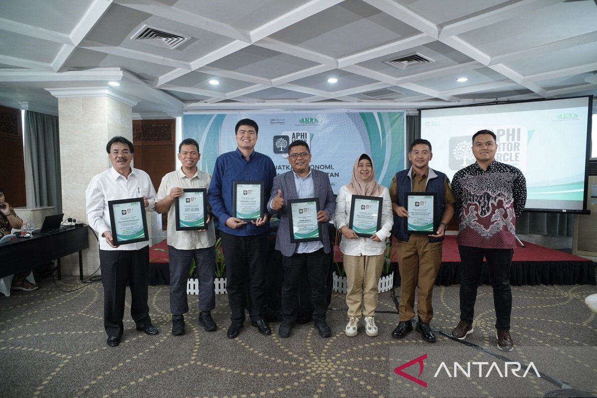 APHI Editor Circle 2025 Kupas Kontribusi Kehutanan bagi Ekonomi & Lingkungan Riau