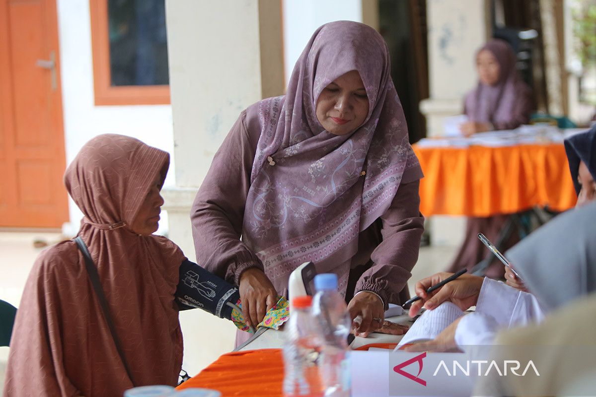 FOTO - Layanan rutin cek kesehatan gratis di posyandu