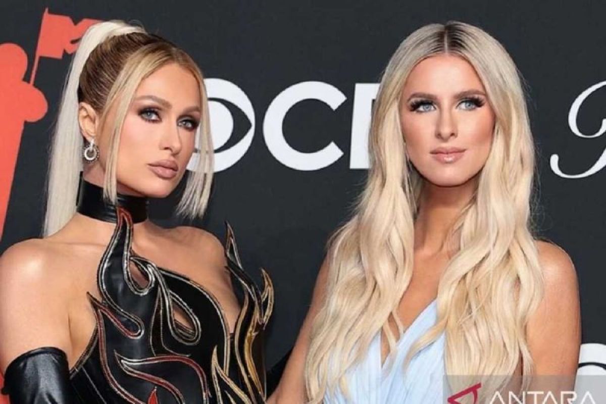 Paris Hilton bakal meriahkan pernikahan mewah Selena Gomez & Benny Blanco