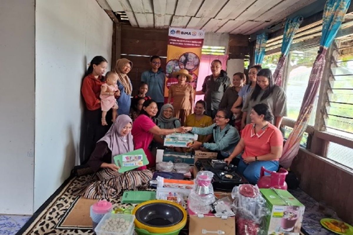 Universitas PGRI Palangka Raya gelar pelatihan diversifikasi olahan ikan di Pulang Pisau