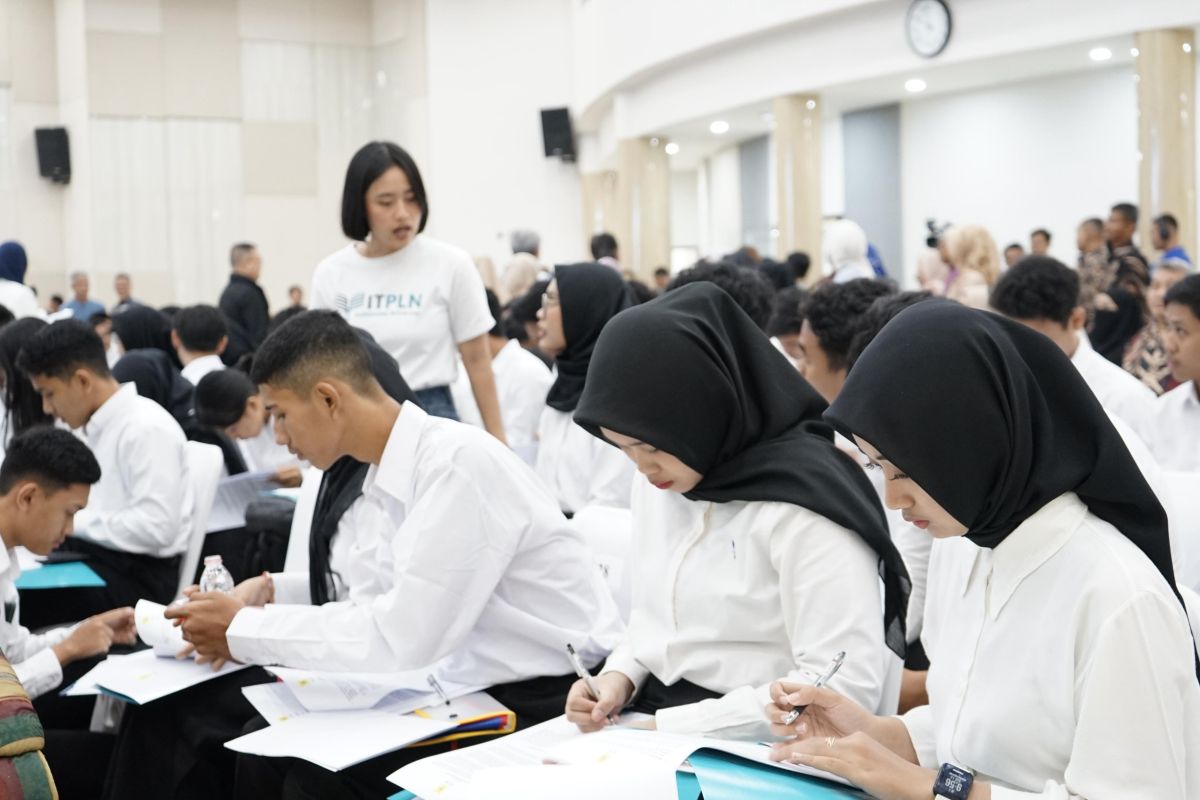 109 Mahasiswa ITPLN Resmi Bergabung dalam Program Ikatan Kerja PLN