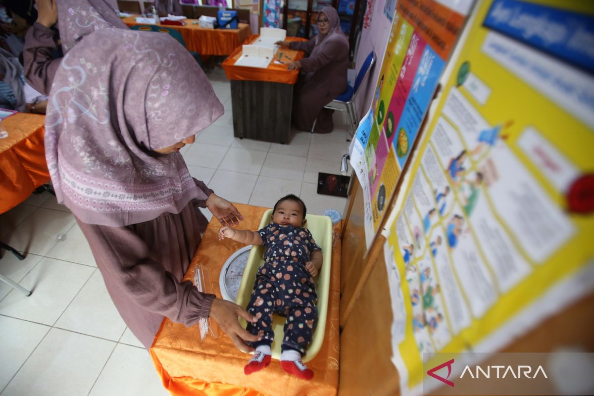 Dokter imbau orang tua, jangan gunakan bedak dekat hidung bayi
