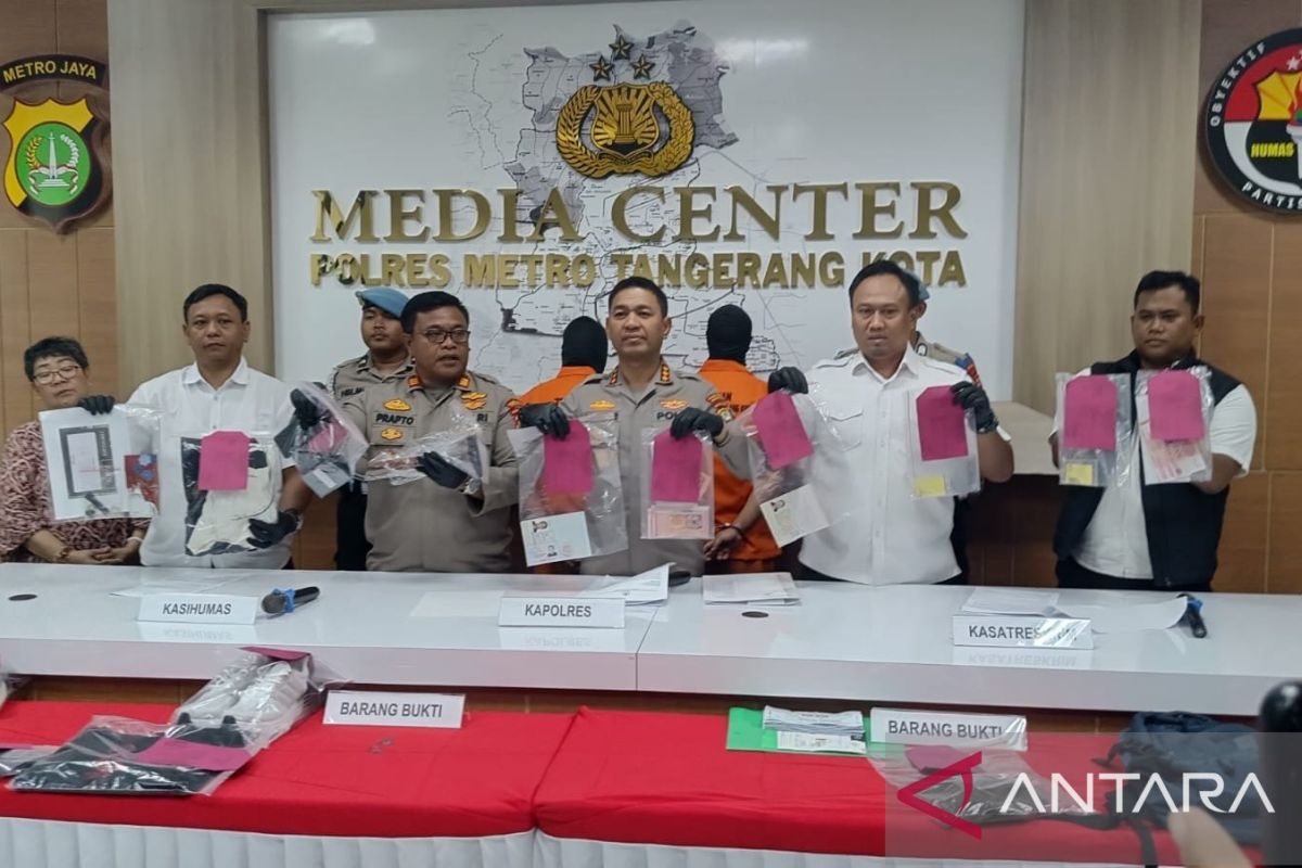 Two Chinese nationals nabbed for jewelry theft in Indonesia