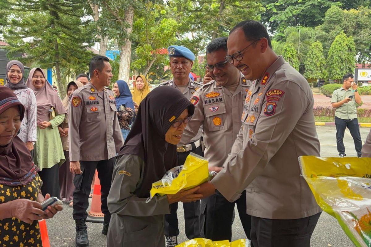 Polres Langkat salurkan 80 ton beras gerakan pangan murah Polri