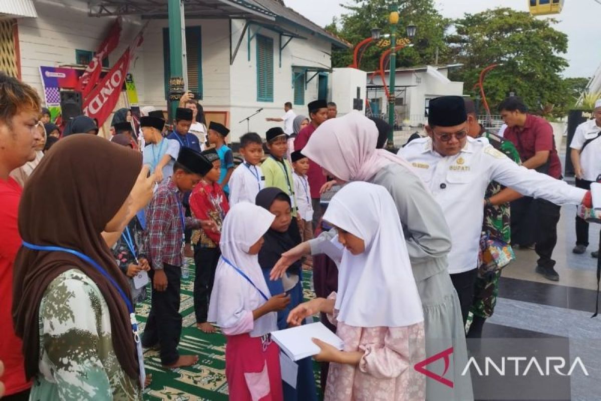 Peringati Maulid Nabi, Pemkab Bangka Selatan santuni ratusan anak yatim
