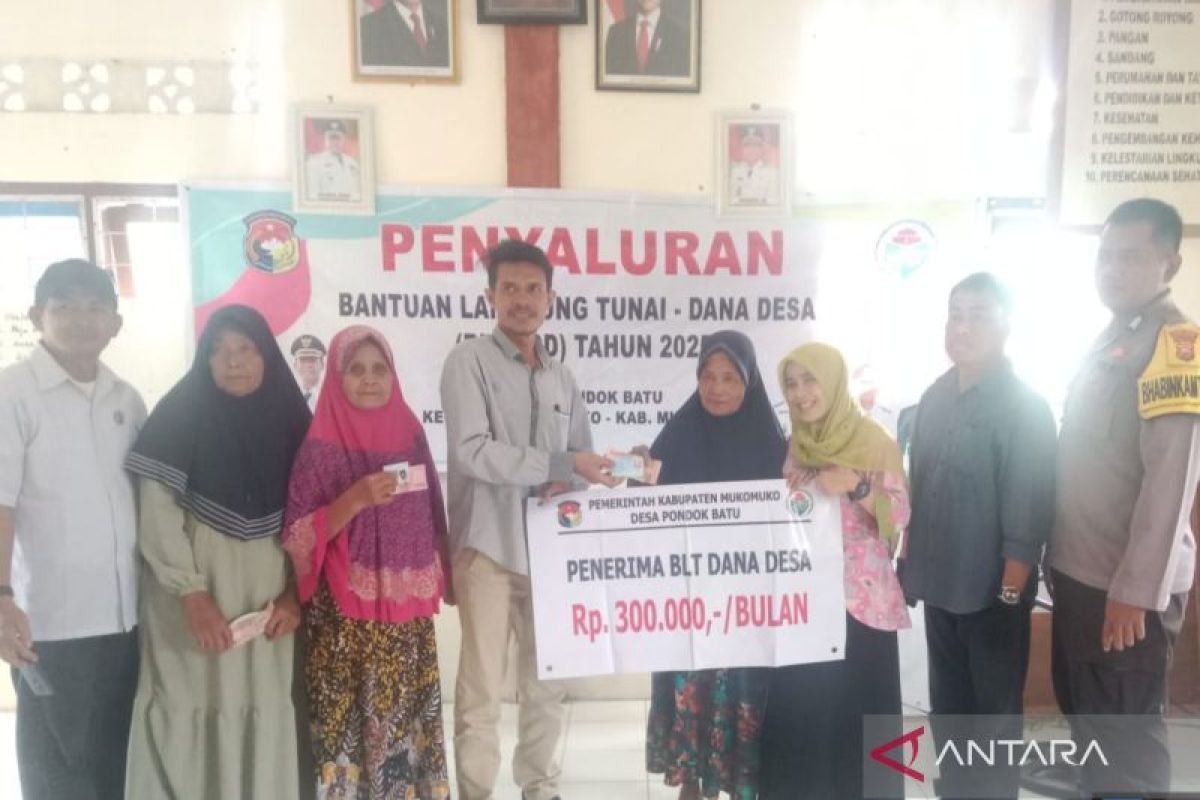 Pemdes Pondok Batu salurkan BLT-DD kepada 32 KPM