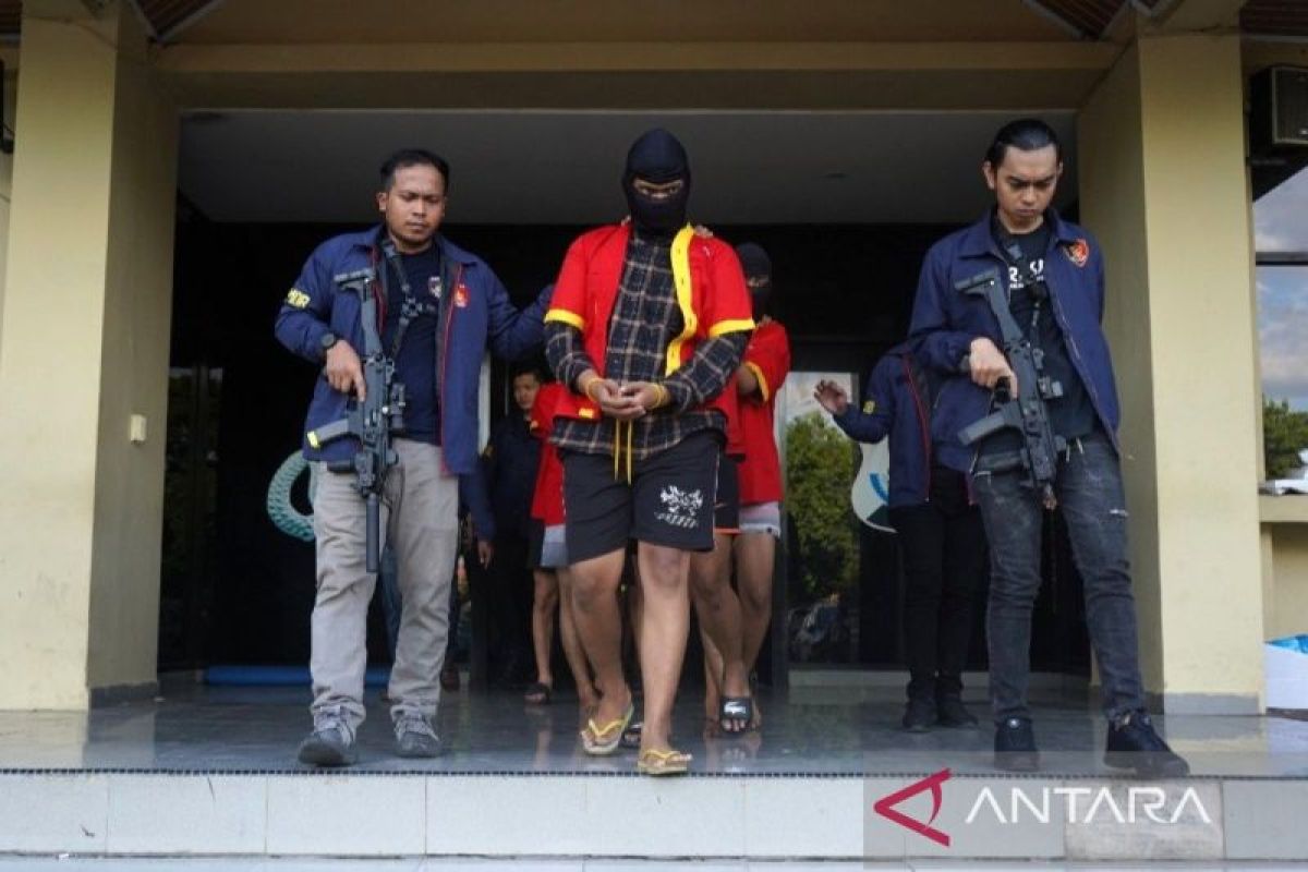 Polda Sulsel tangkap tiga pengeroyok tewaskan Ojol Dandi