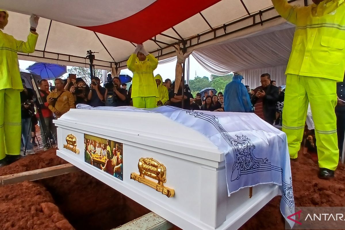 Sekjen Kemlu pimpin proses pemakaman Zetro Leonardo Purba