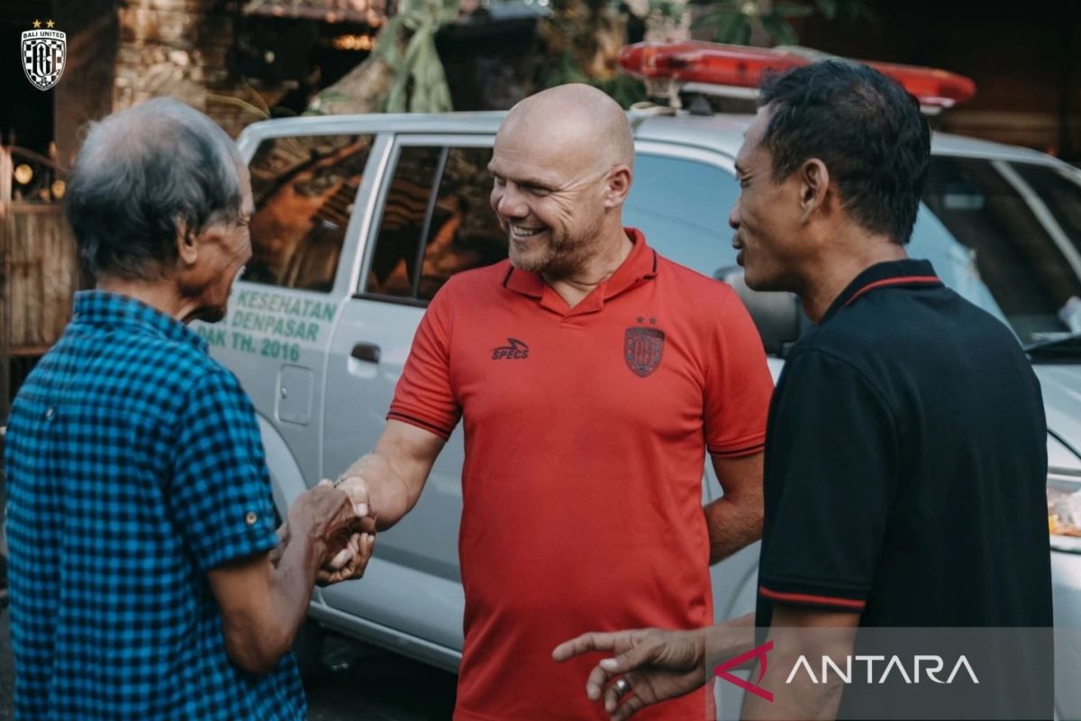 Bali United salurkan bantuan logistik bagi pengungsi terdampak banjir