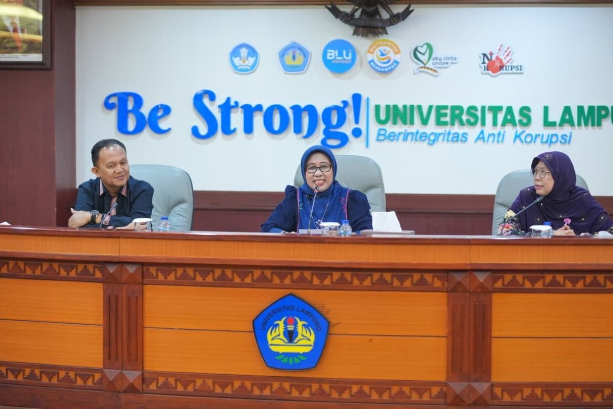 LPPM Unila laksanakan workshop budi daya anggrek