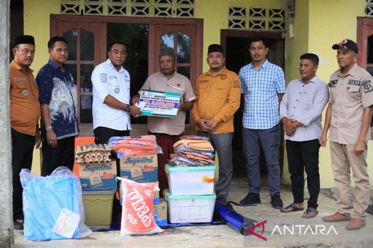 Pemkab Nagan Raya salurkan bantuan untuk korban kebakaran