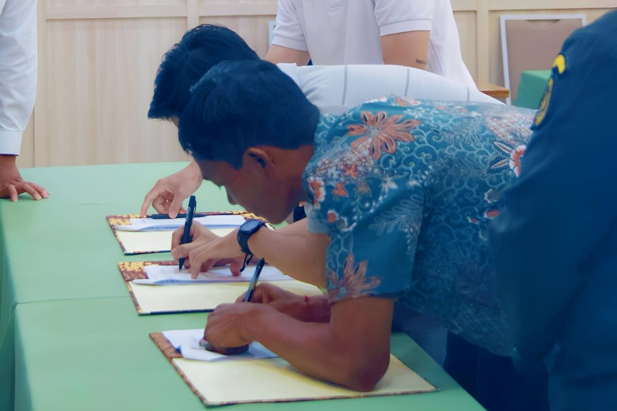 OJK Sulteng perkuat kapasitas pelaku usaha durian untuk pasar global