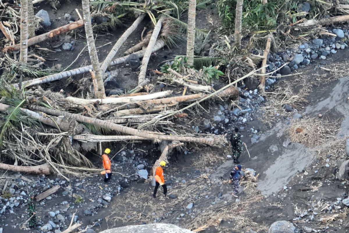 Pencarian hari keempat korban banjir di Nagekeo belum berhasil