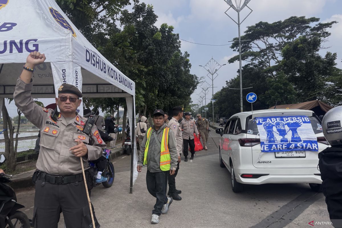 Polisi Bandung amankan enam suporter Persebaya jelang laga di GBLA