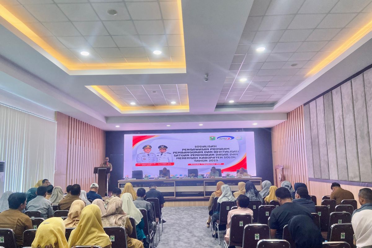 Pemkab Solok harapkan program revitalisasi 18 SD/SMP sesuai aturan