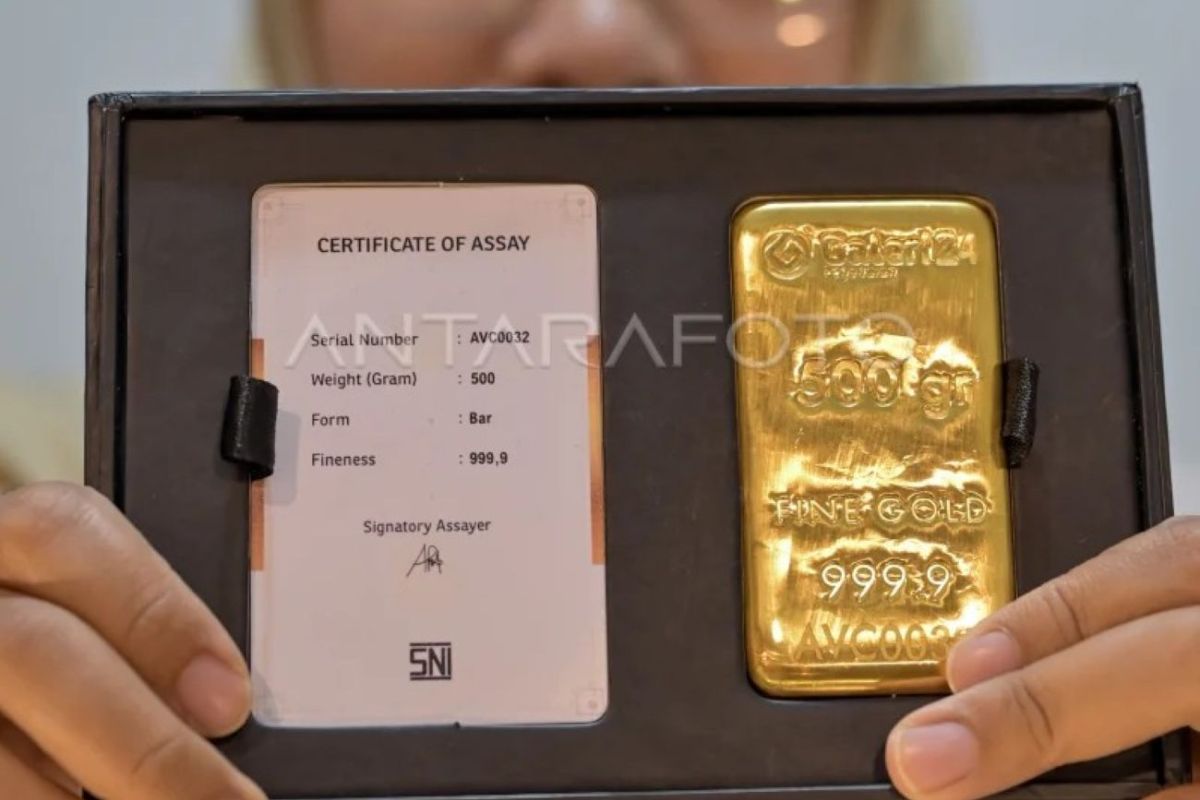 Harga emas Antam, Galeri24, dan UBS di Pegadaian hari ini kompak turun