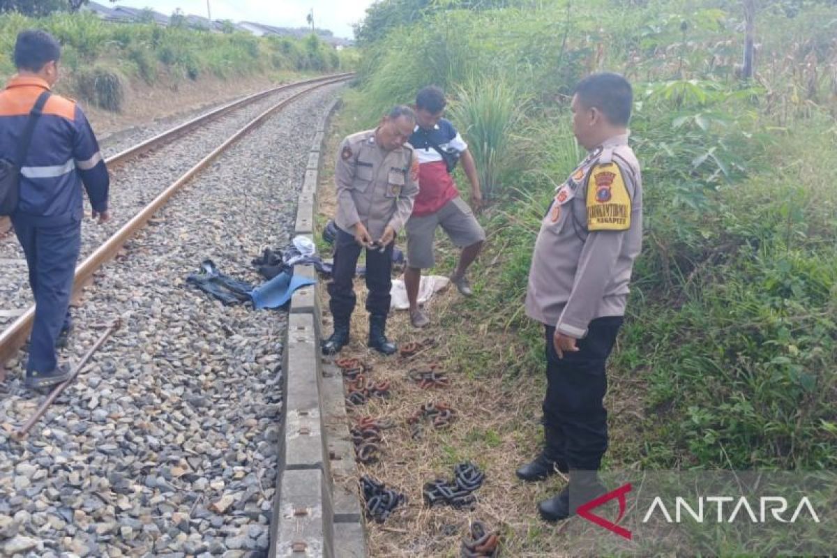 KAI Divre I Sumut tangkap  pelaku pencurian penambat rel kereta api
