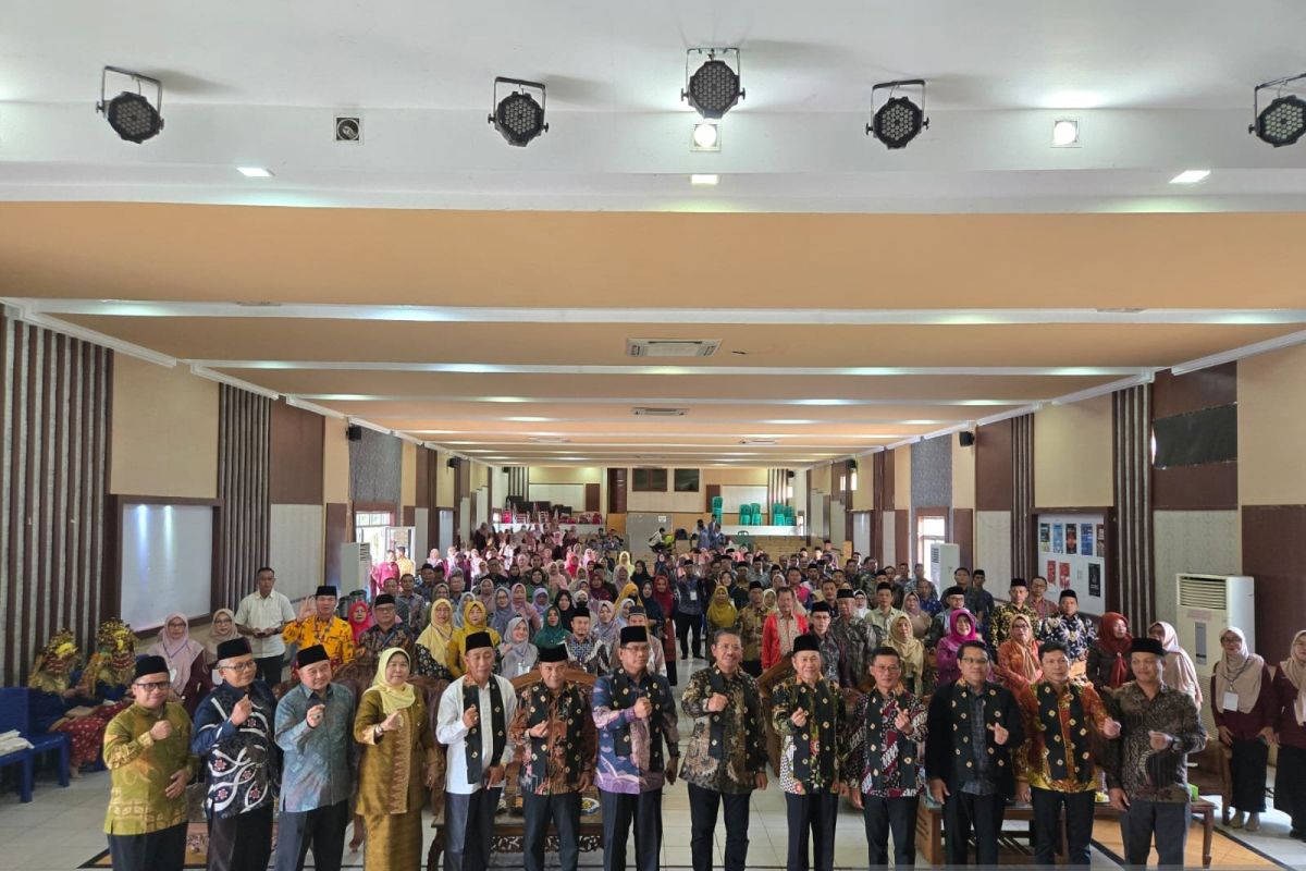 Seni menjadi guru cinta untuk generasi emas