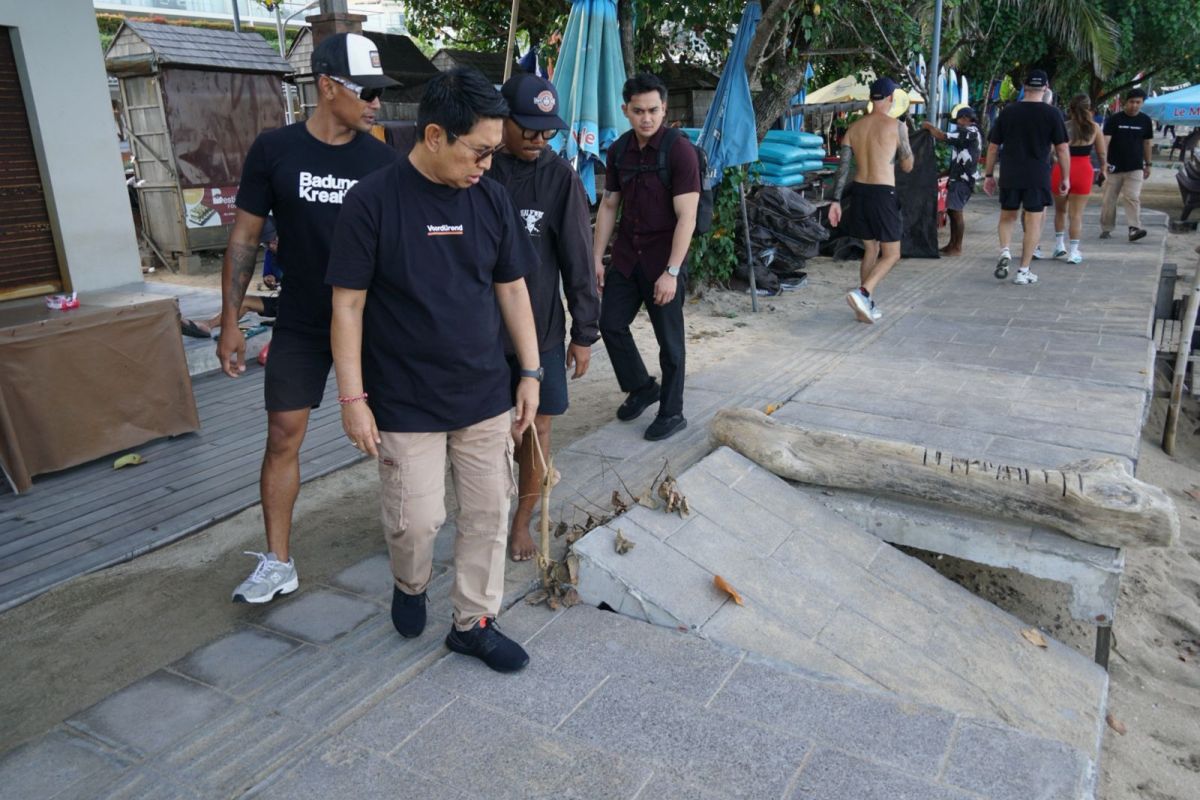 Pemkab Badung tingkatkan penataan destinasi wisata Pantai Kuta