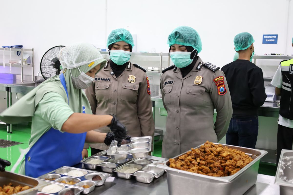 Polres Tulungagung pastikan keamanan pangan lewat uji safety food MBG