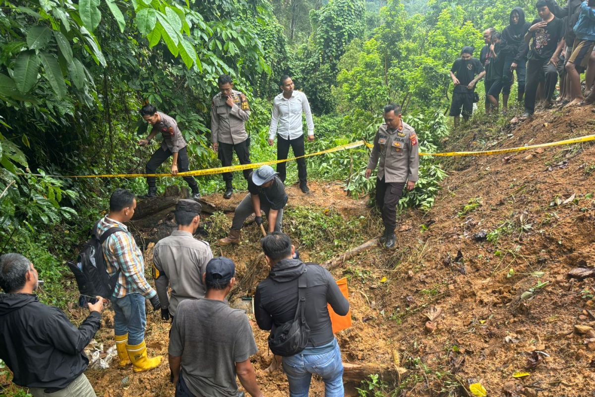 Polres Singkawang selidiki penemuan dua mayat laki-laki di kebun alpukat