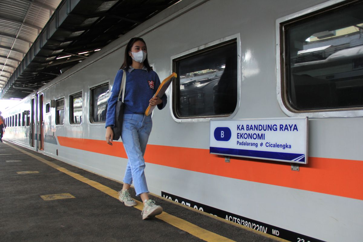 KA Lokal Area II Bandung: Teman Setia Mobilitas Rakyat dengan Harga Bersahabat, Naik 18% di 2025