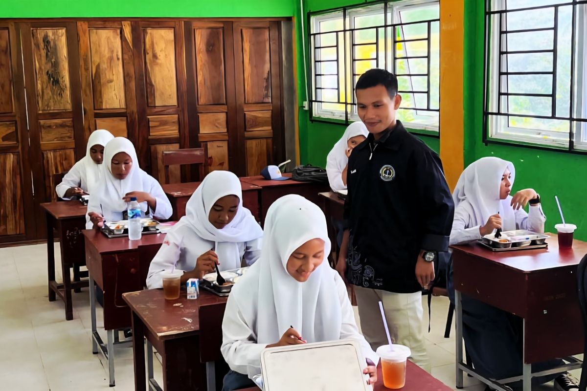 SPPG Air Asuk di Kepulauan Anambas gunakan pompong untuk salurkan MBG ke sekolah-sekolah