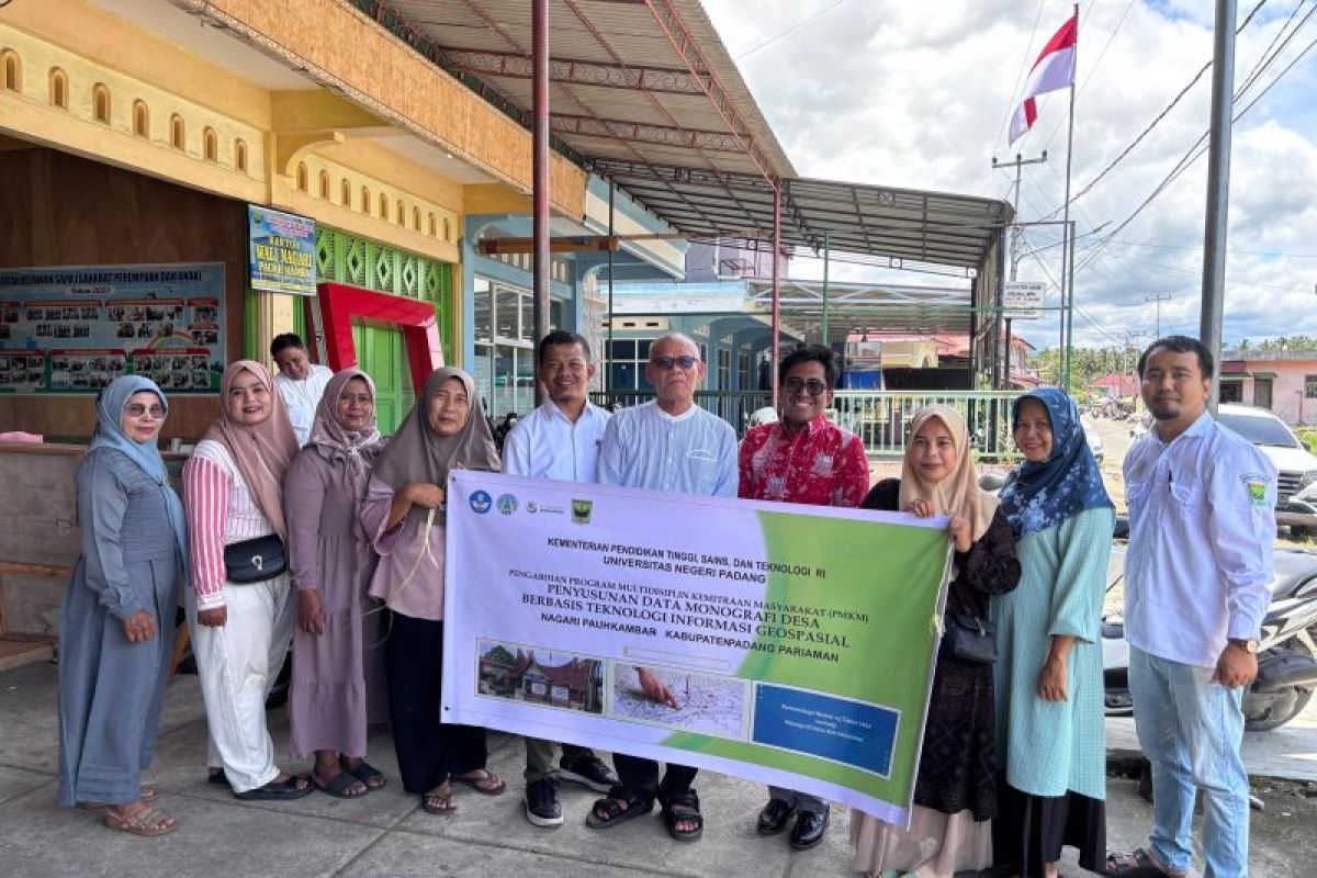 Universitas Negeri Padang kembangkan data monografi desa berbasis teknologi geospasial di Pauh Kambar