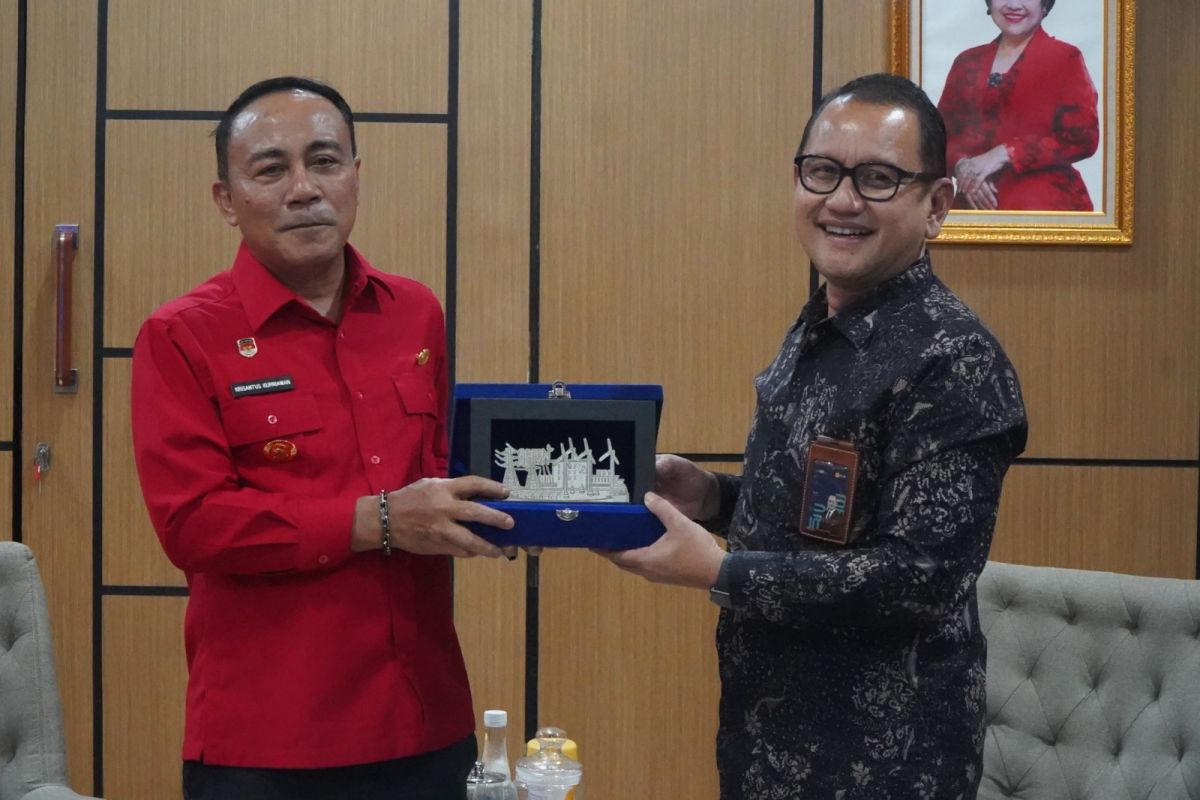 PLN temui Wakil Gubernur Kalbar perkuat sinergi Peringati Hari Pelanggan Nasional 2025