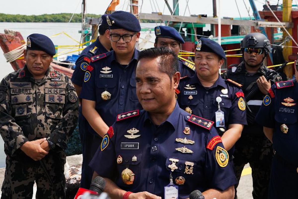 KKP mengungkap kronologi kapal pengawas dibakar saat operasi di Sumbar