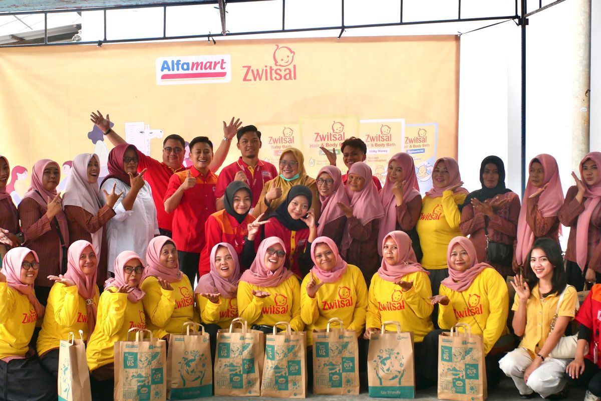 Alfamart dan Zwitsal perluas jangkauan Program Sahabat Posyandu di 34 kota/kab
