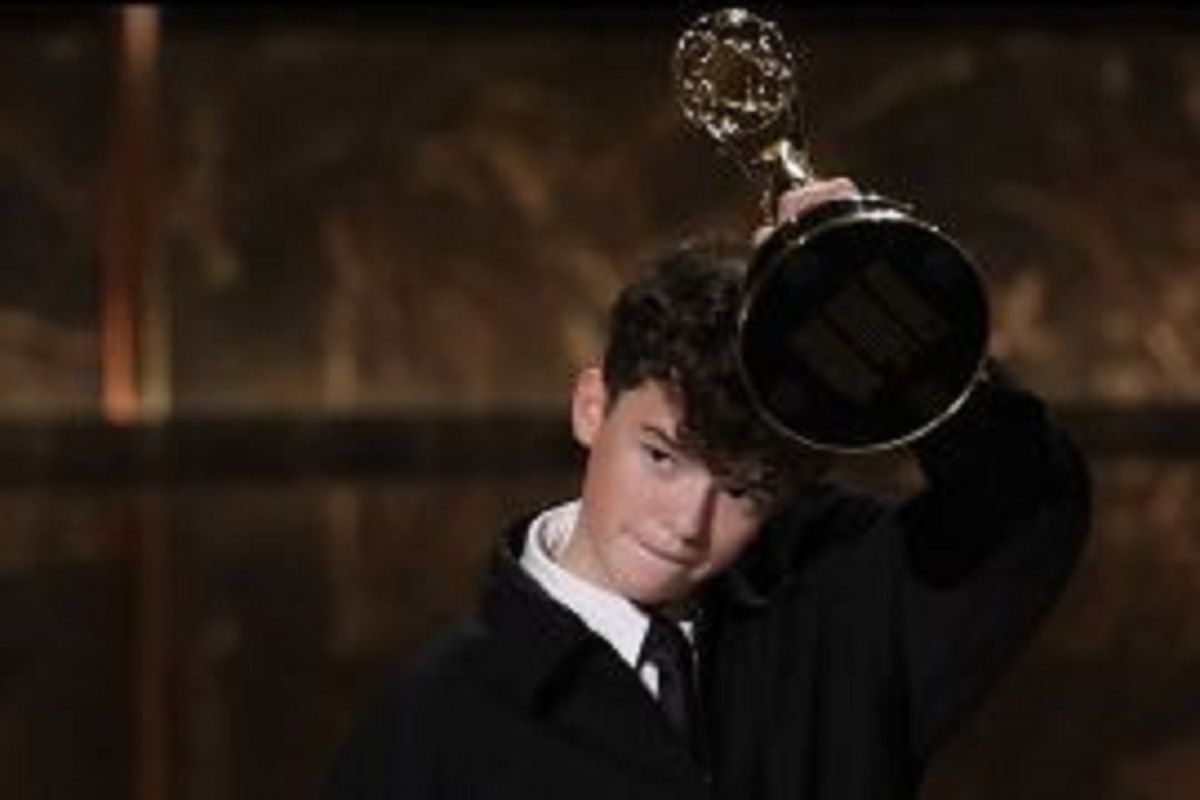 Sorotan: Video Presiden & Emmy Awards