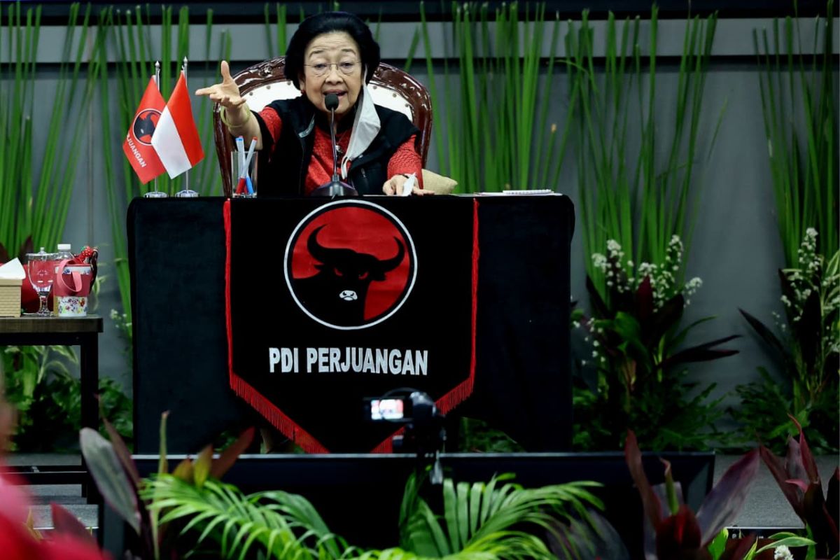 Megawati: Perempuan harus seimbangkan peran politik dan keluarga