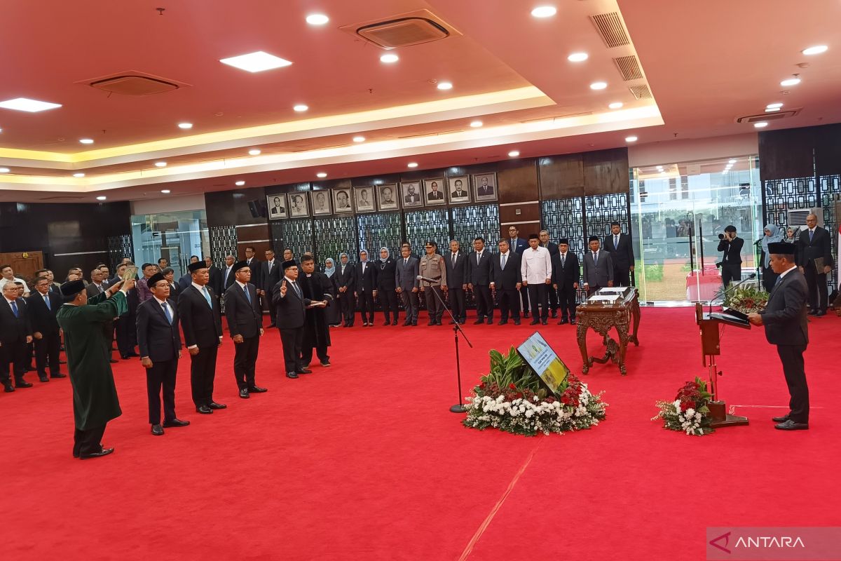 Bahlil Lahadalia lantik Sekjen hingga Irjen baru di Kementerian ESDM
