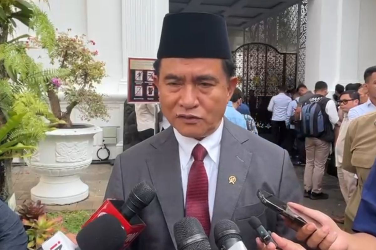 Menko Yusril mengaku belum dengar Presiden siapkan pengganti Kapolri