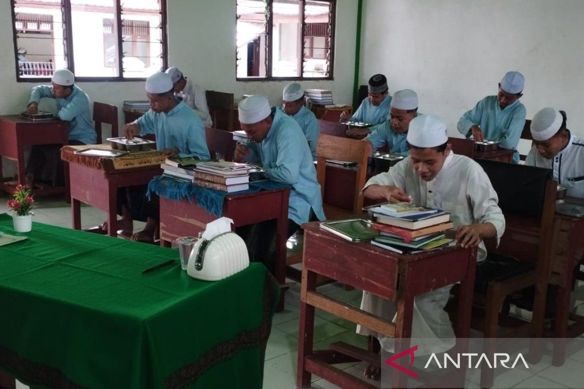 Belasan pesantren di Kota Banjarbaru Kalsel terima program MBG