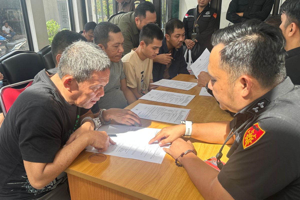 Kejari Batam terima pelimpahan tersangka penyelundupan 2 ton sabu