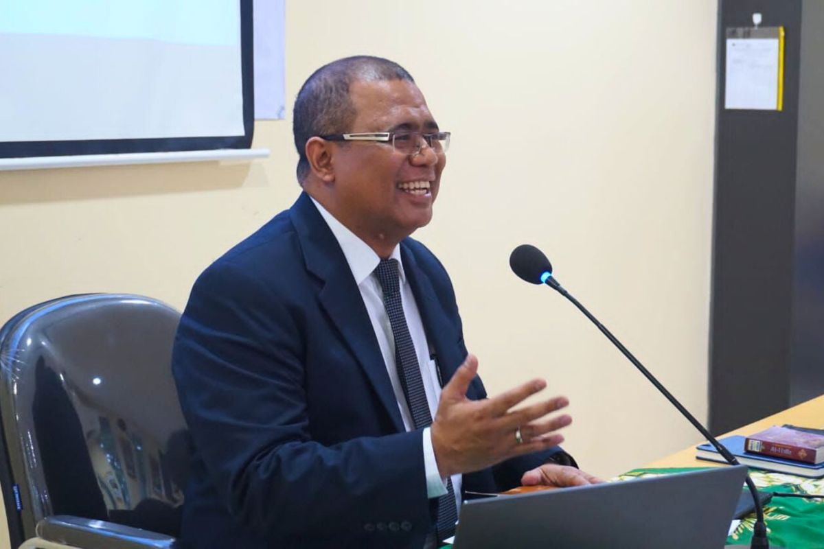 Rifai Darus ajak warga Papua bersatu krembali pasca putusan MK